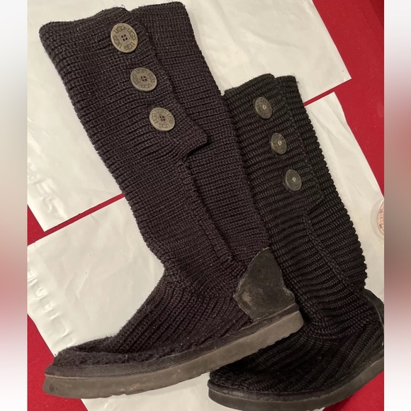 UGG Tall BLACK KNIT BOOTS 9 Cardy SWEATER F3007L Sheepskin Lining Logo Buttons 9 - Picture 11 of 11